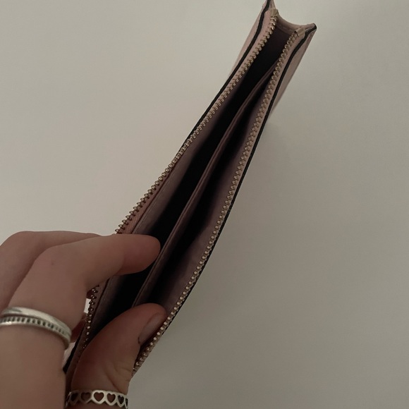 Light pink Kate Spade wallet - Picture 4 of 4